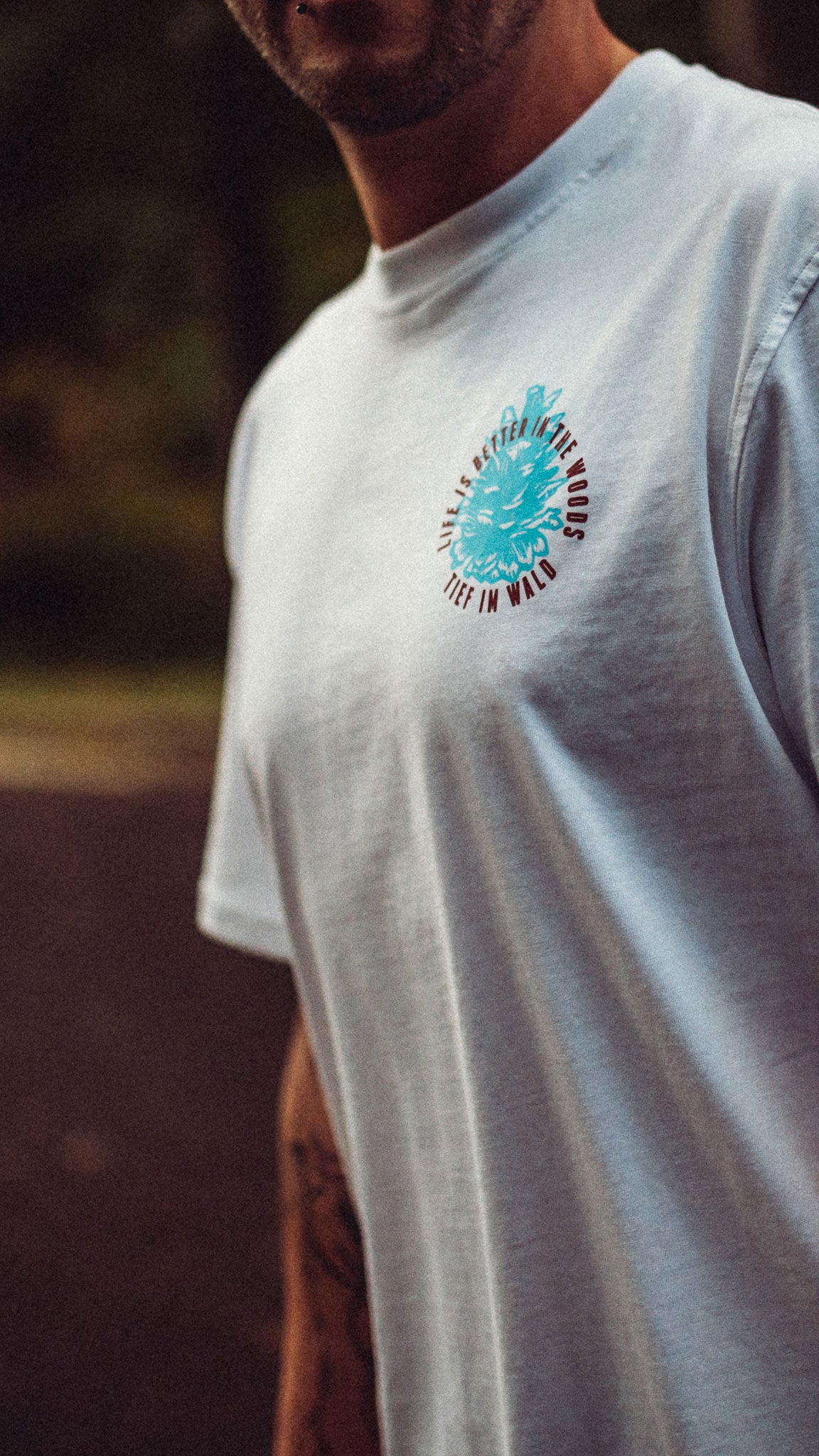 T-Shirt Life is better in the Woods