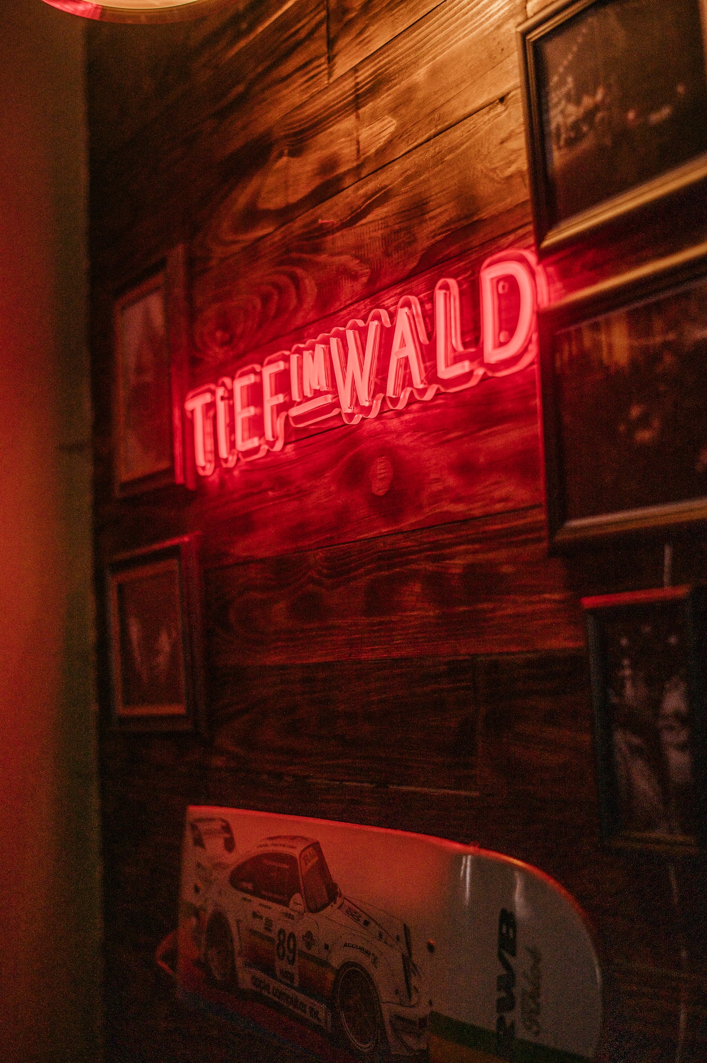 Tief im Wald | LED NEON SIGN